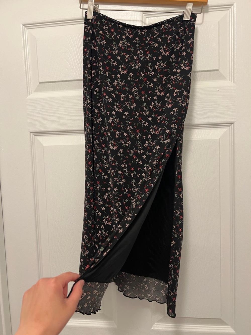 Black Floral Midi Skirt with Slit - Picture 6 of 7